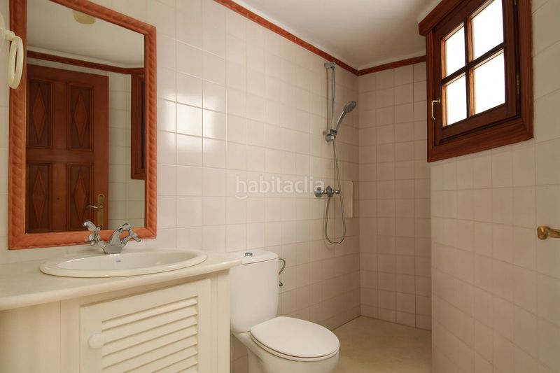 Foto d9d69bd0-4a5b-4e94-aef4-1ae9f042c1da. Casa adosada en Guadalmina Baja Marbella