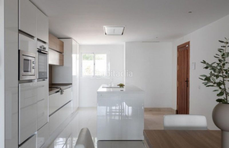 Foto 003a43fd-bec7-46df-b1b9-353c9cff37dd. Piso en Las Brisas Marbella