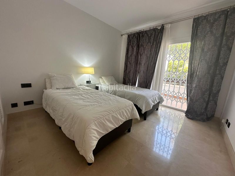 Foto 70b36b88-c98f-405a-a5ab-6203394311d4. Piso en Las Brisas Marbella
