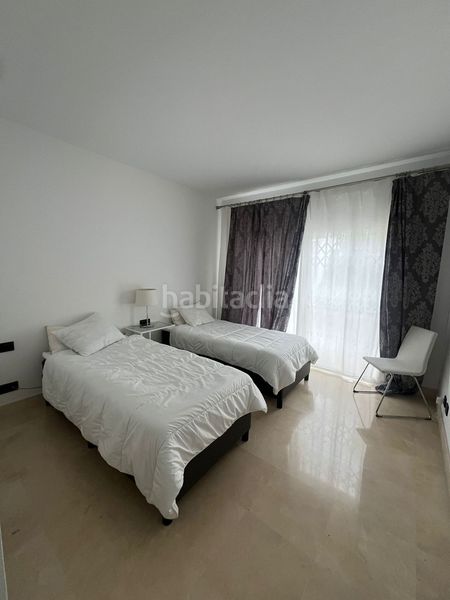 Foto 9d91e793-0493-4616-99ce-4ee3c298d79a. Piso en Las Brisas Marbella