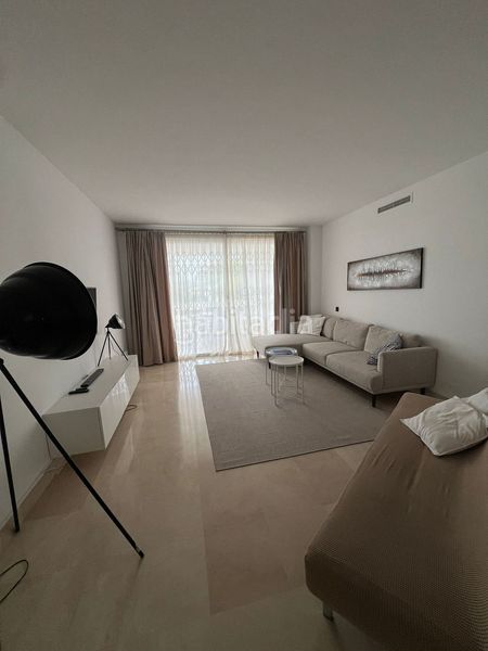 Foto cb32a8ea-9d82-492c-9a11-c8a0543c5bac. Piso en Las Brisas Marbella