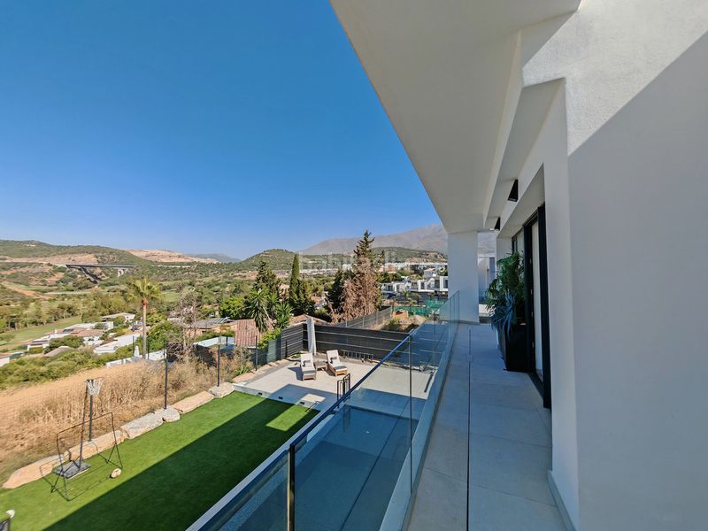 Foto f6dd3908-7199-45c2-bb6a-87e3f95d1898. Casa adossada a Centro Estepona