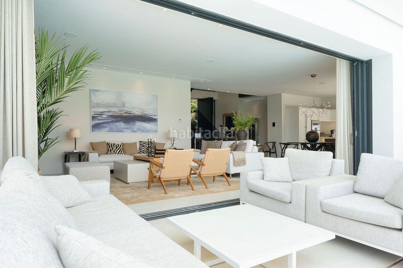 Foto e76002f7-f505-48aa-aa8e-dff93226c765. Casa adossada amb aparcament a Sierra Blanca Marbella