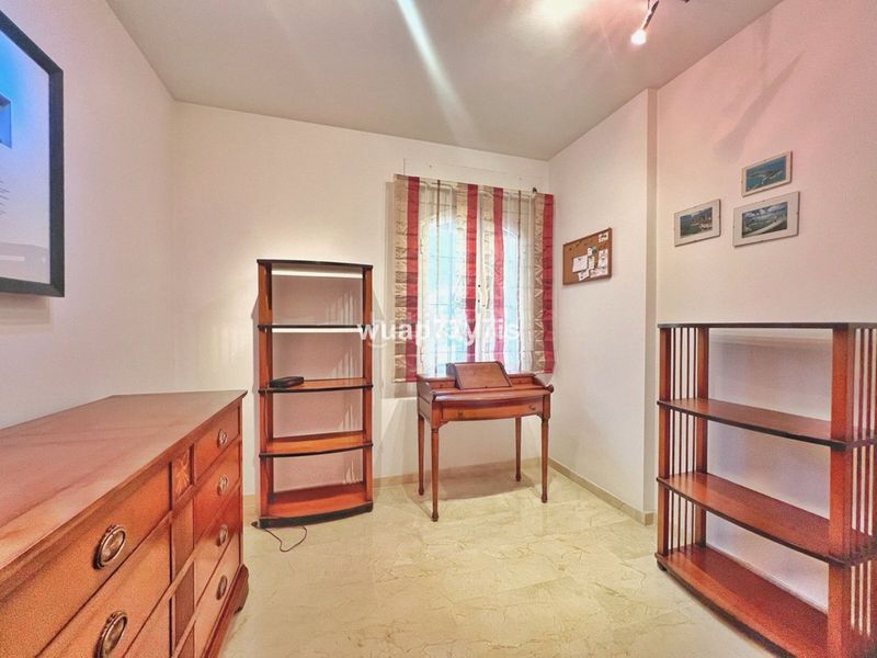 Foto 5b46ec0e-0d49-4ed8-963b-a10a4b8a216d. Casa adossada a Costabella Marbella