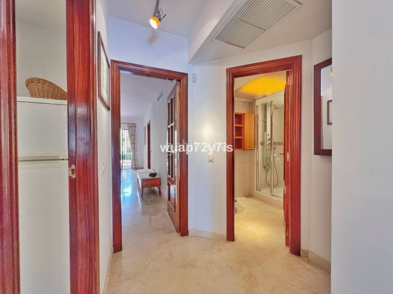 Foto a49cb512-47c2-4f89-8841-5c93fd164e9d. Casa adossada a Costabella Marbella