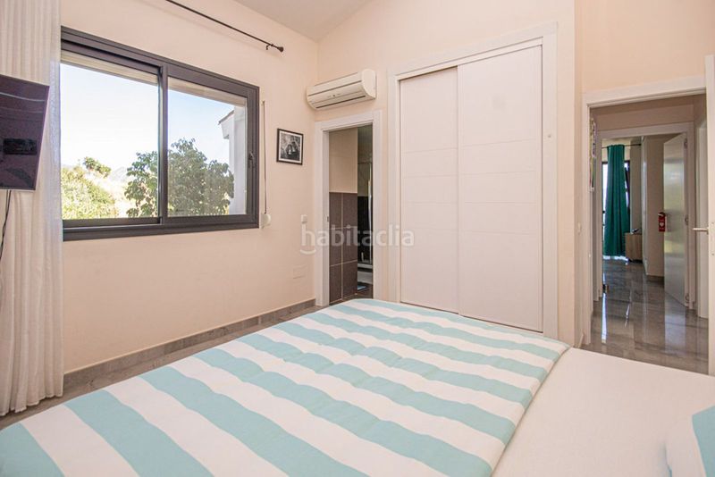 Foto bb696e98-4c6b-4be5-b1a7-d57054880a43. Casa adossada a La Mairena Ojén