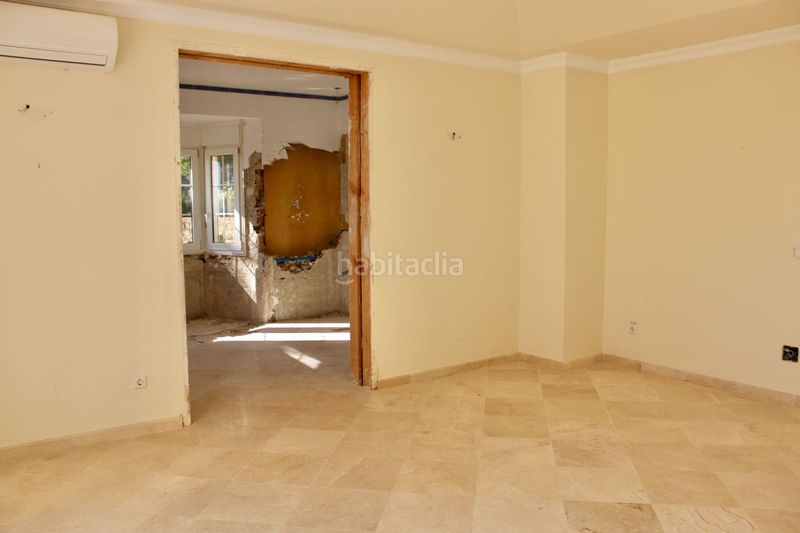 Foto 8f4fa667-a509-4243-89f8-0eec9cee59b0. Casa adossada amb aparcament a Hacienda Las Chapas Marbella
