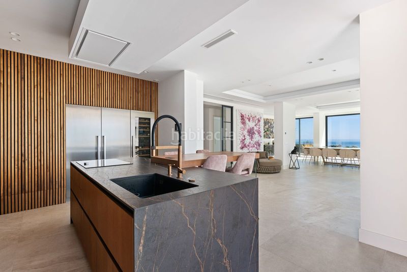 Foto 3533a99e-4c8b-4a93-aeb1-ea0f3fc78202. Casa adossada amb aparcament a Casco Antiguo Marbella