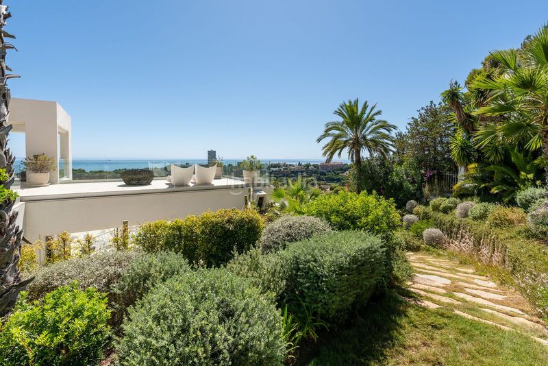 Foto a6e87125-2bc8-43d7-9156-46d35f0765af. Casa adossada amb aparcament a Casco Antiguo Marbella