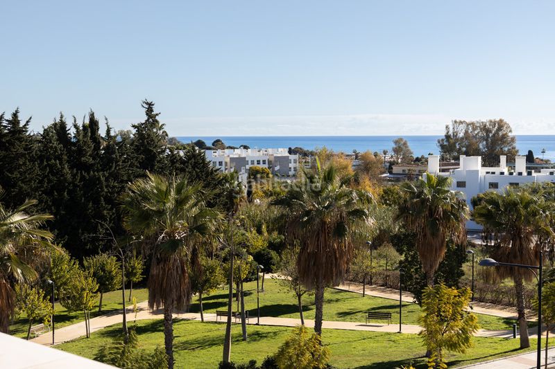 Foto 9f8b4acd-c085-4686-9ea5-d86fd1da97d5. Casa adosada en Centro Estepona