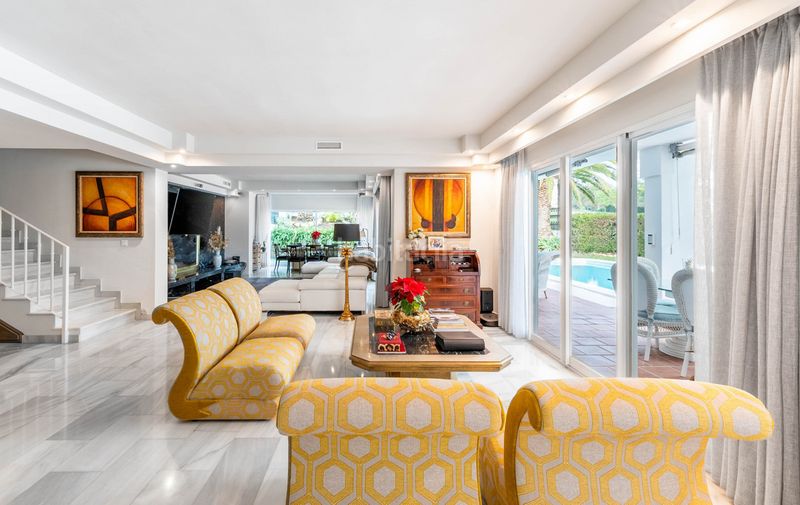 Foto f2948879-903f-41c7-9eae-0cece0b51ce3. Casa adossada a La Quinta Benahavís