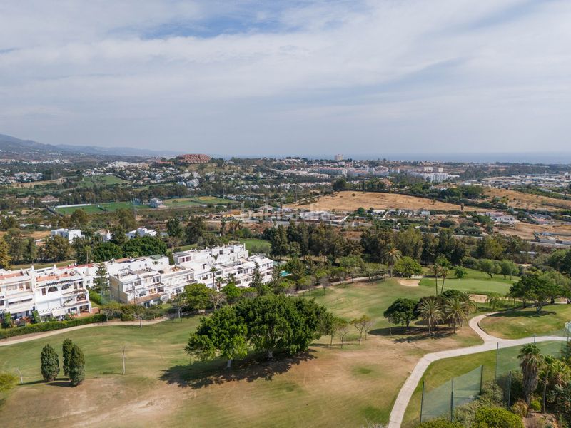 Foto fa385d08-c52e-40de-abb7-9ca77e4dc346. Casa adossada a La Quinta Benahavís