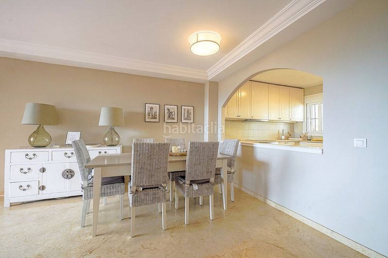 Foto b242d500-27b0-41ab-8120-e8810e6fee63. Casa adosada en Centro Estepona