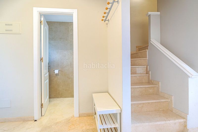 Foto 45dbe010-610e-444a-a145-c03078d2ac4c. Casa adossada a Centro Estepona