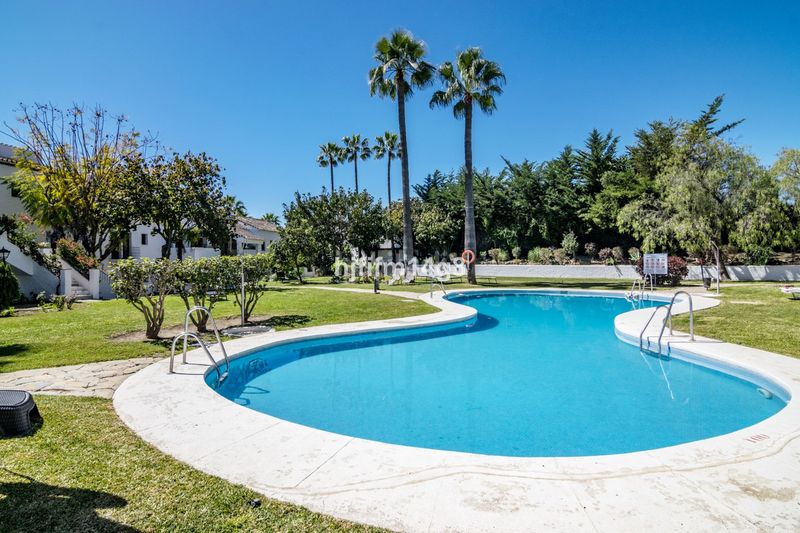Foto 5d84fd7f-cf76-41e2-9b02-bdc80872fdb2. Pis a Las Brisas Marbella