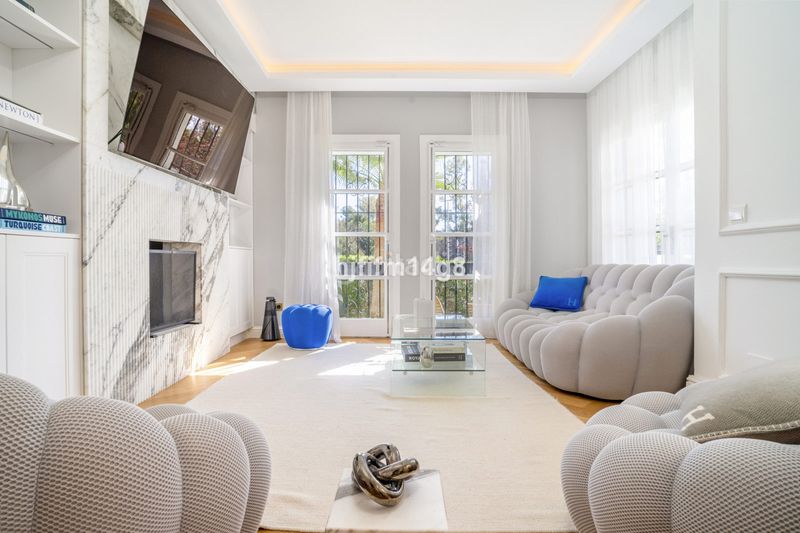 Foto c361625f-504b-46dc-94bd-bb9c9b3fc70b. Piso en Las Brisas Marbella