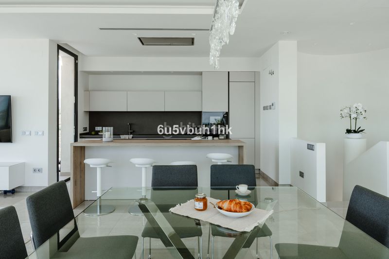 Foto a38255ba-6917-4032-bdc0-bcdaa18e62e2. Casa adosada en Centro Estepona