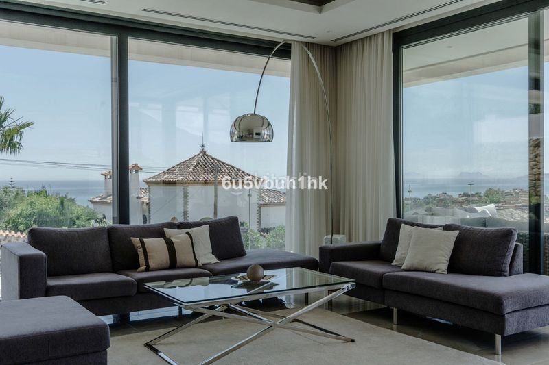 Foto f62750cd-3427-4d5b-871d-5f33f510d6d8. Casa adosada en Centro Estepona