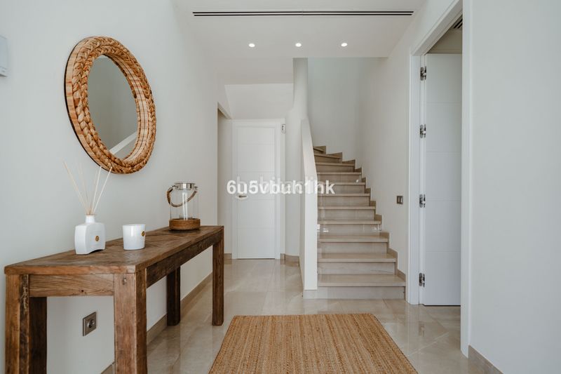 Foto 31ea0af5-5cee-48fc-9bc3-c444ae5ea793. Casa adossada a Centro Estepona