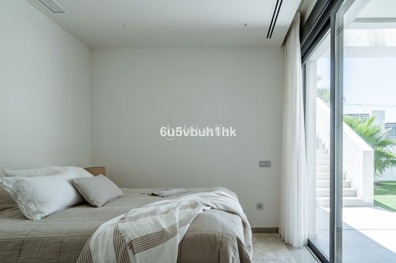 Foto d97e7dbd-1aa2-4ec6-8b2c-b9b2b0ad4291. Casa adossada a Centro Estepona