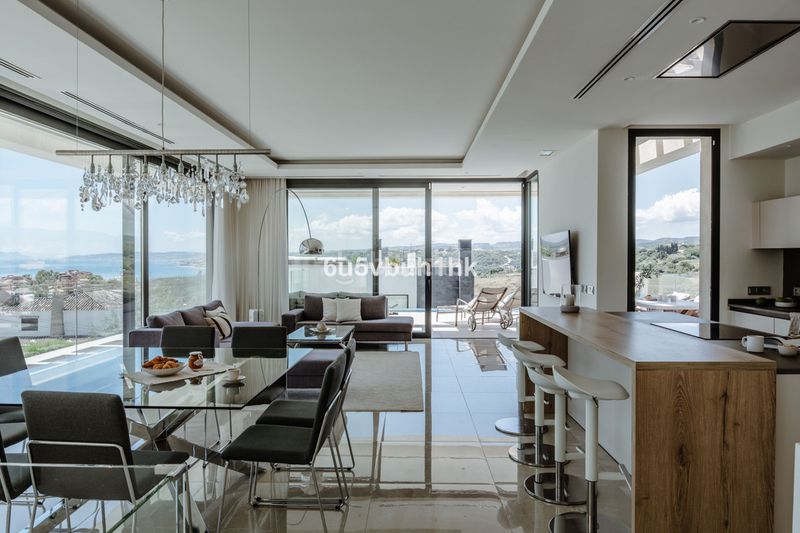 Foto df7d511b-2938-4e7d-aea0-f2c2473be54b. Casa adossada a Centro Estepona