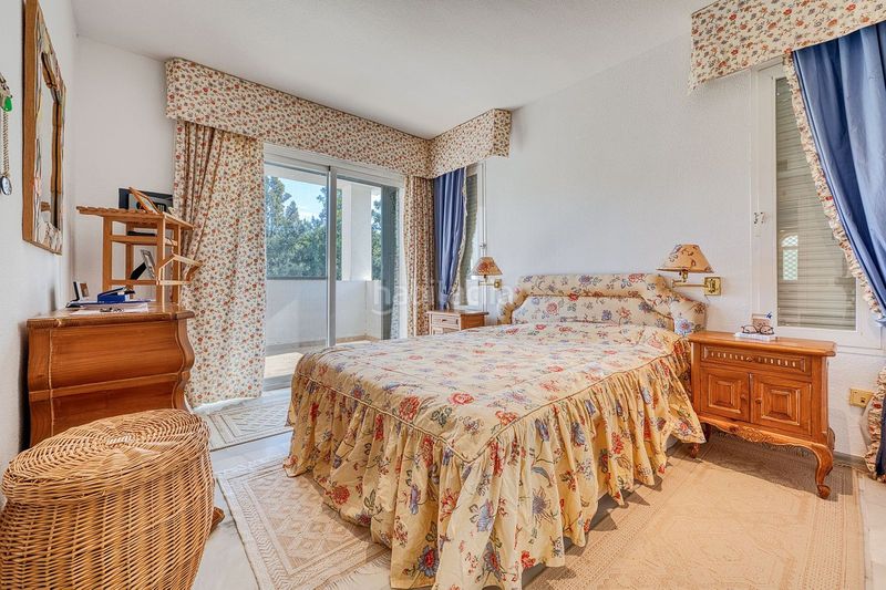 Foto 1ce06d98-a706-4e68-bebb-4c3e641c4647. Casa adosada en Las Brisas Marbella