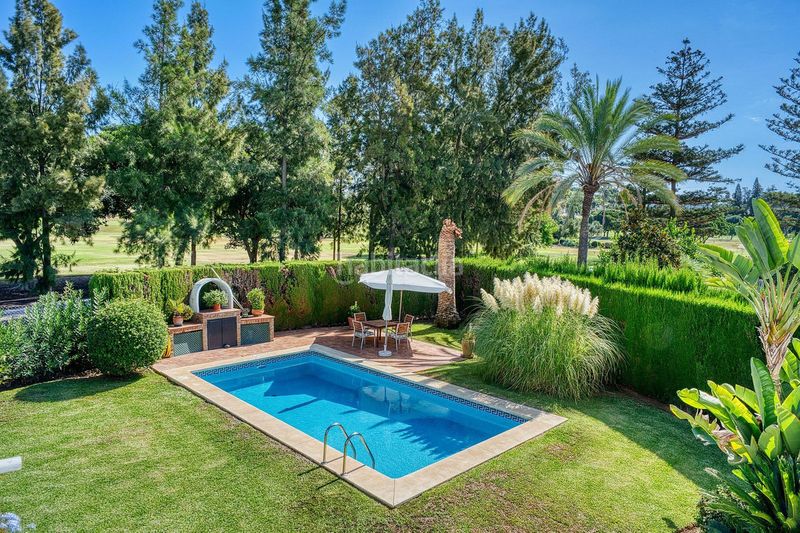 Foto 3af54b33-7e30-4f7d-a781-cbdf8da8663c. Casa adosada en Las Brisas Marbella