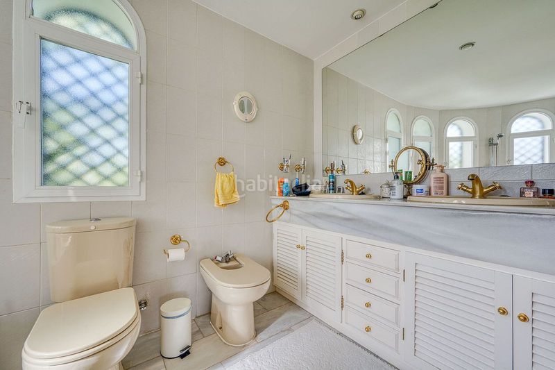 Foto ab2c23e4-0e15-40a3-a86e-5e8d447af4c1. Casa adossada amb aparcament a Las Brisas Marbella