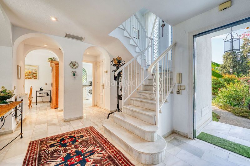 Foto c73d8351-710b-406d-ae46-e6841d016ebf. Casa adossada amb aparcament a Las Brisas Marbella