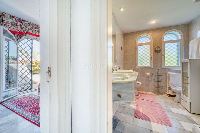 Foto febfdddf-2911-40c3-ae4c-1367ce14f97f. Casa adossada amb aparcament a Las Brisas Marbella