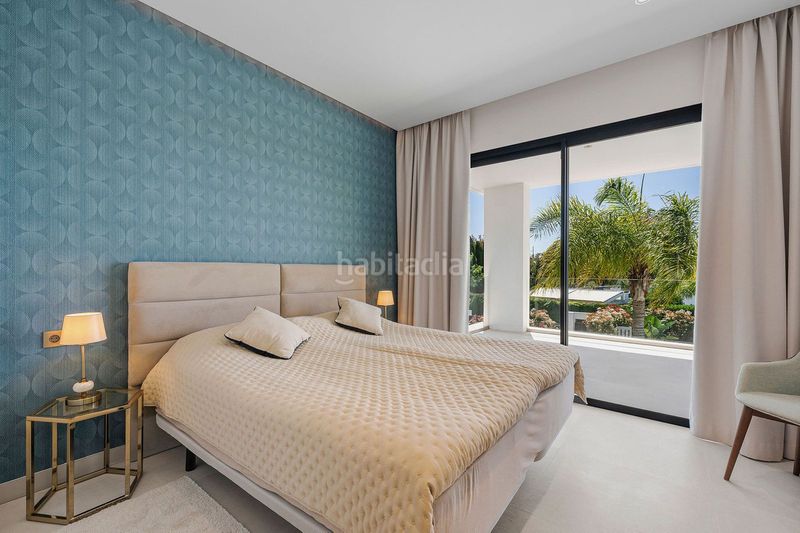 Foto c630e61a-1d1d-420a-97f4-f2a60ee05298. Casa adossada amb aparcament a Las Brisas Marbella
