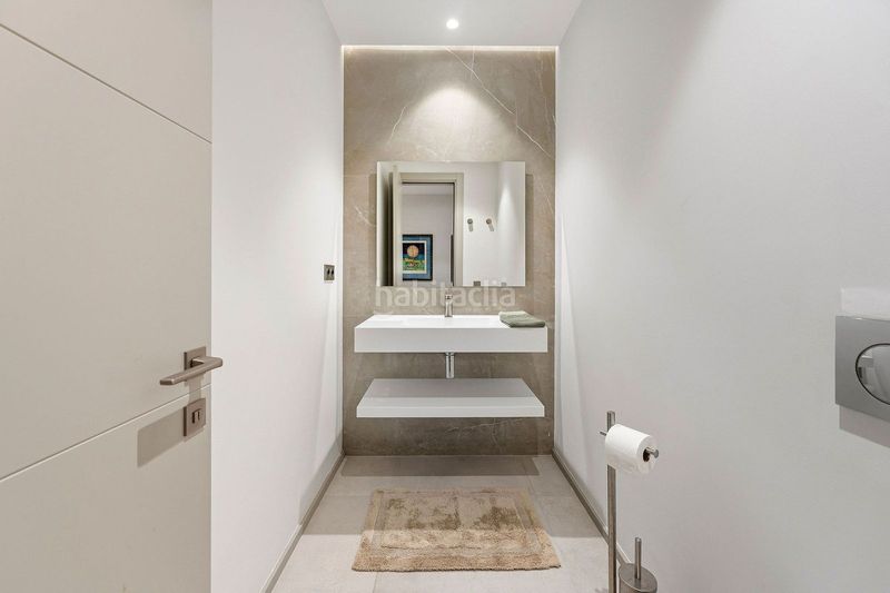 Foto ce71c880-7c47-49c9-aedc-f1f23393eacb. Casa adossada amb aparcament a Las Brisas Marbella