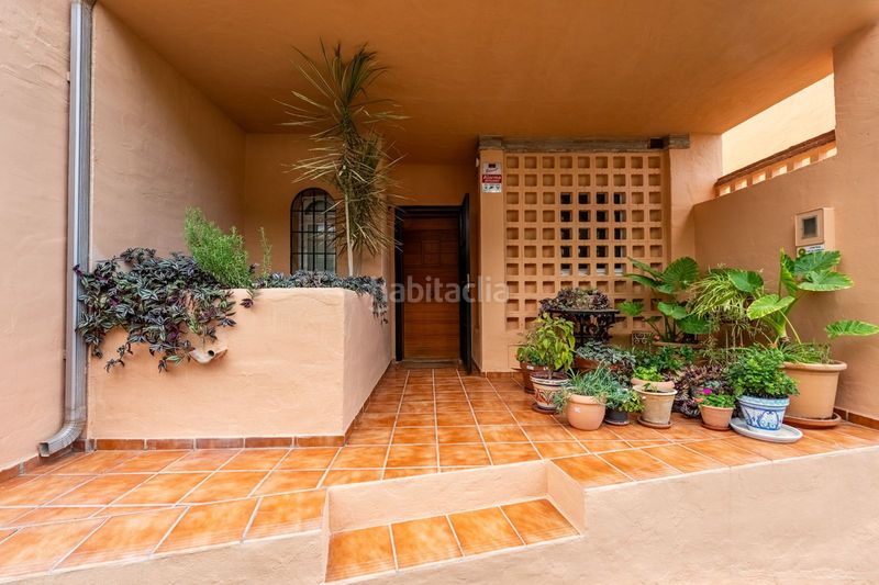 Foto d60210ce-b273-46de-b474-590b2f0c4e0c. Casa adossada amb aparcament a Sierra Blanca Marbella