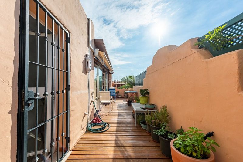 Foto fdaa6d25-4e36-4c6e-b831-724dd36164c3. Casa adossada amb aparcament a Sierra Blanca Marbella