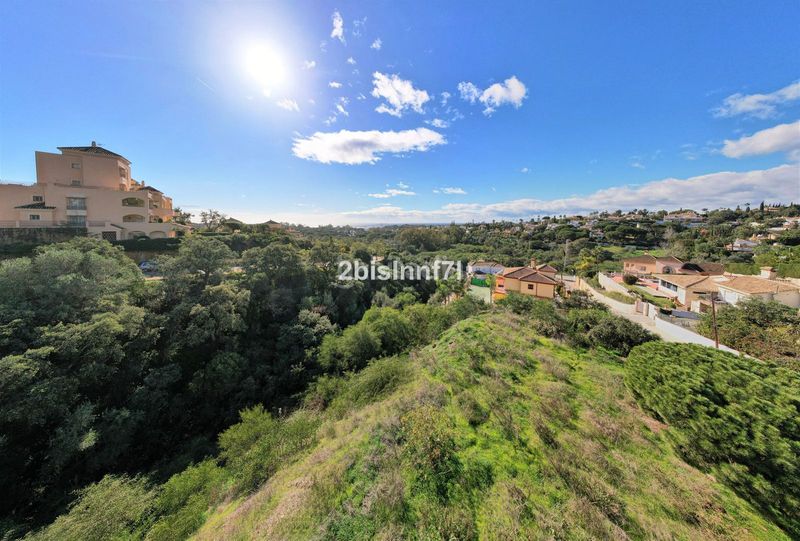 Foto 63a93759-0c23-4aaf-a1b5-b8c2e67e1bfb. Terreny residencial a Elviria Marbella