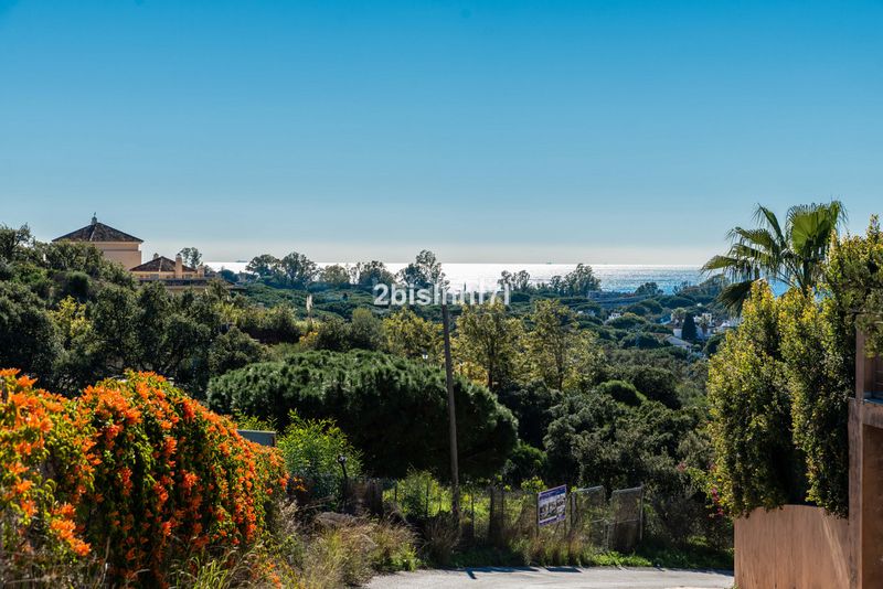 Foto 6f8f79c8-ee57-42e2-8680-0e2dca76fe7f. Terreny residencial a Elviria Marbella