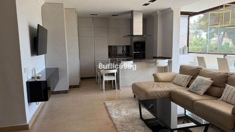 Foto 0a5b2f30-e8b7-47a4-922f-e9b368ea3fca. Piso en Centro Estepona