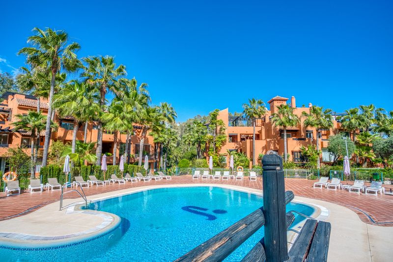 Foto 59f401ad-1e31-49c0-bdca-ac2bb764fcec. Piso en Las Brisas Marbella