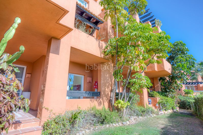 Foto 883a101c-ae30-4e38-9a76-8838e0d0db4a. Piso en Las Brisas Marbella