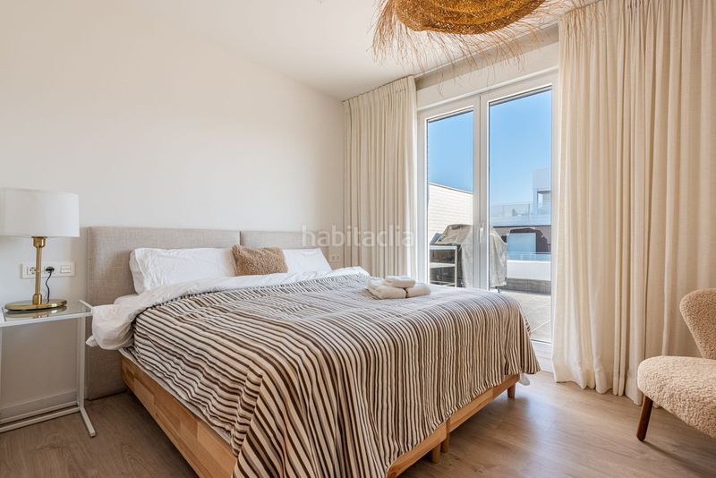 Foto bb2c4951-6b87-4f53-8e4b-77f3d746992a. Àtic amb aparcament a Las Brisas Marbella