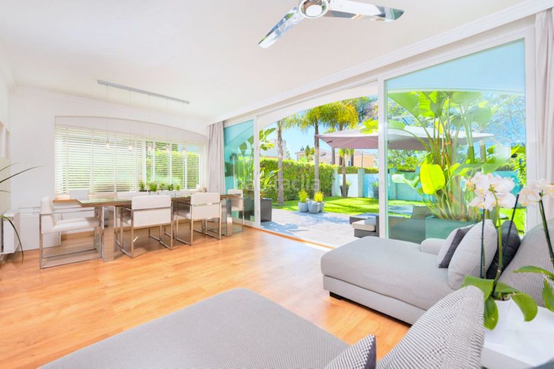 Foto 9343b0a2-3d66-42d7-bc0a-4adf0217e6c4. Casa adosada en Guadalmina Baja Marbella