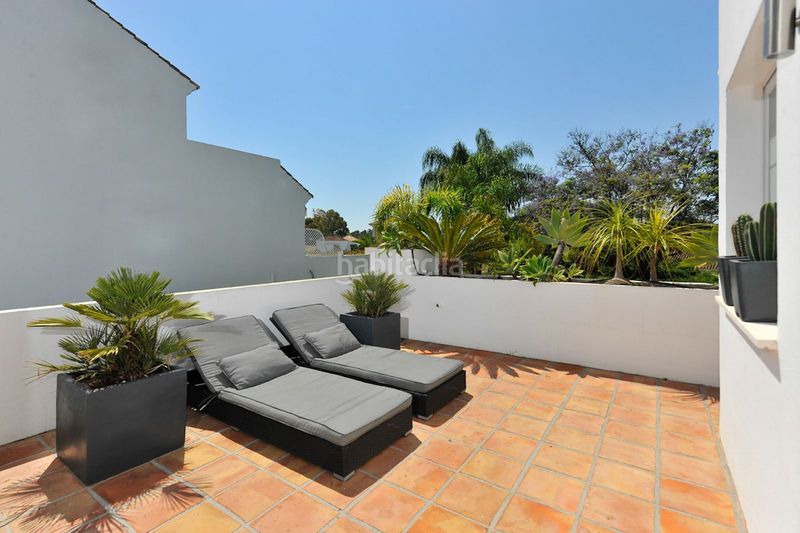Foto a0b2a872-0b65-42bb-bb15-00f116b626a4. Casa adossada a Guadalmina Baja Marbella