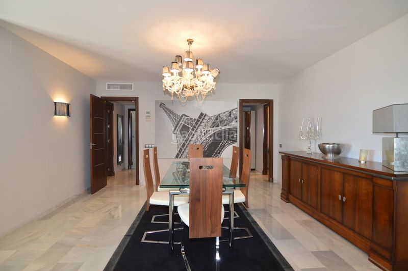 Foto 5bb6c18c-fa04-4567-89bf-486f324f91c4. Pis a Puerto Banús Marbella