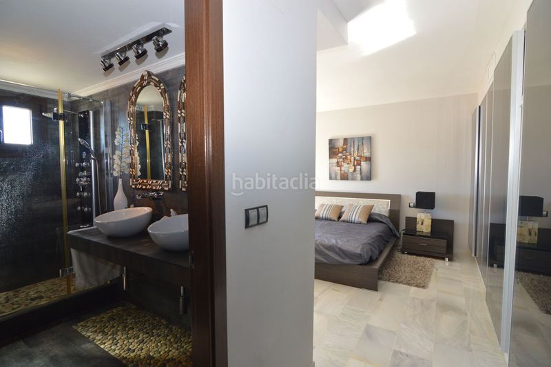 Foto fef699e0-e6db-4f42-bf0f-a690d3b98b6d. Piso en Puerto Banús Marbella