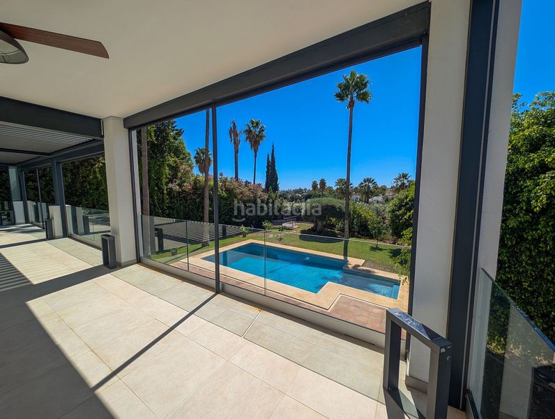 Foto f0dbce97-6f3d-47e4-85c9-b19078d99b2f. Casa adossada amb aparcament a Las Brisas Marbella