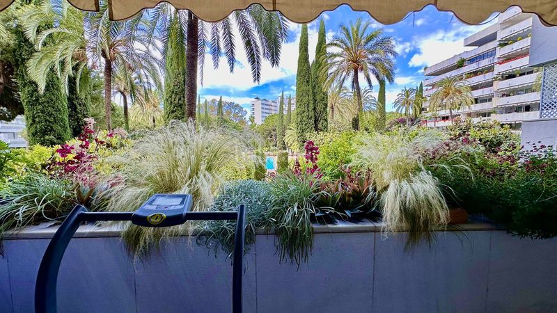 Foto 45d36b2d-ee35-44db-b33f-8683556cc6e5. Pis a La Carolina - Guadalpín Marbella