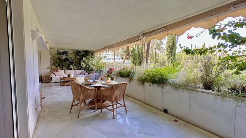 Foto adcd5c34-1638-4ee9-84db-d8a7b77b2c8e. Pis a La Carolina - Guadalpín Marbella