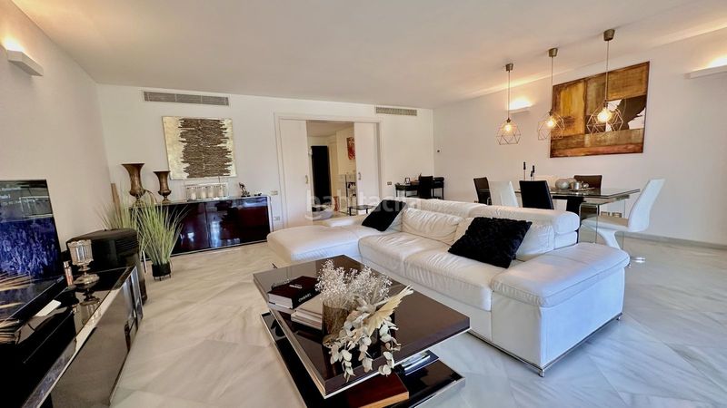Foto b66fe375-6214-42b8-89f6-42621839b773. Pis a La Carolina - Guadalpín Marbella