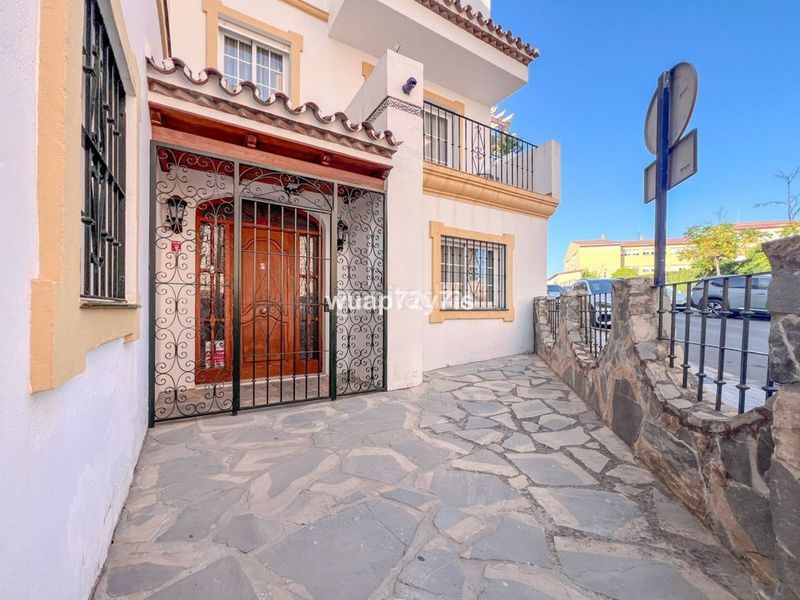 Foto 08065fe1-4bed-483a-9130-38588371358e. Casa adosada en Centro Estepona