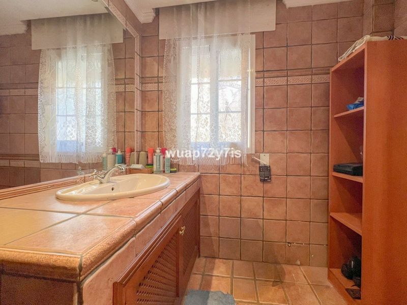 Foto bde3761f-8523-4f58-9557-f8e865dcead7. Casa adosada en Centro Estepona